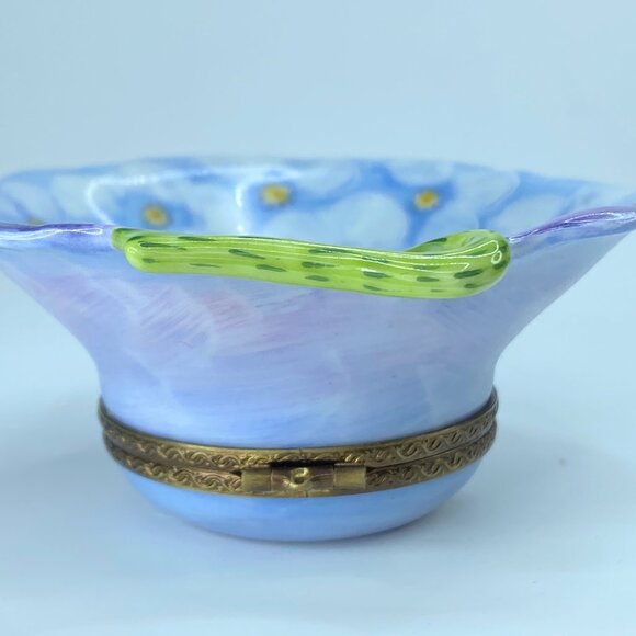 Purple Water Lilies - Flower on Lily Pad Limoges Box A54 - Picture 4 of 8